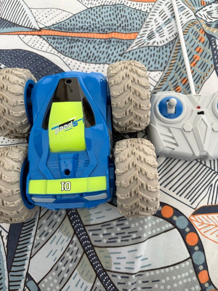 Voiture télécommandée - photo numéro 2