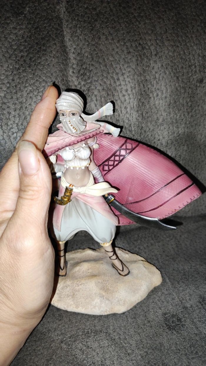 Figurine statuette maroc berbere guerrière