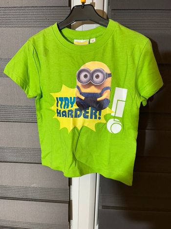 tee shirt Les minions taille 2 ans