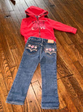 Gilet Levi’s (bon état) et jeans Levi’s (très bon état)  2 ans