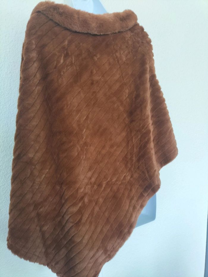 Poncho fausse fourrure Camel - photo numéro 2