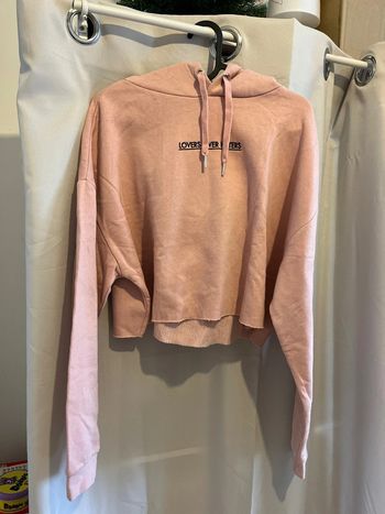 Sweat court à capuche