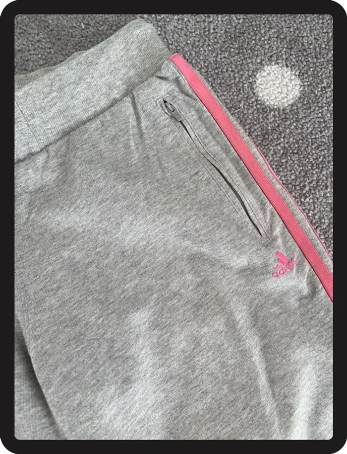 Adidas Pantalon Sport Gris Bande rose Taille 36/38/S - photo numéro 3