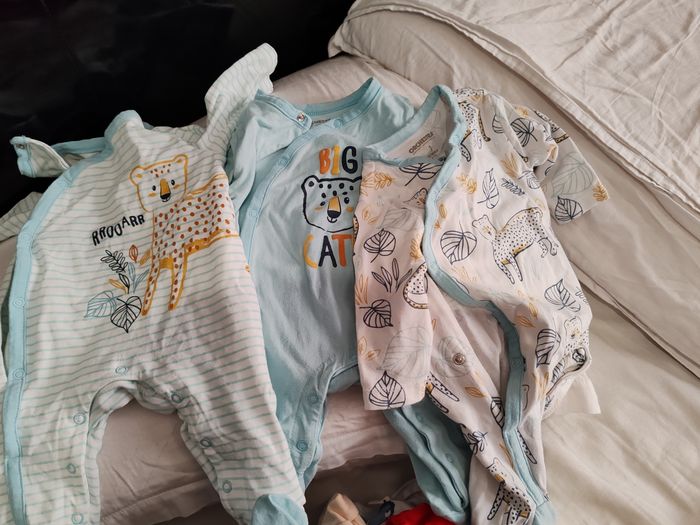 Lot vêtements 1 mois - photo numéro 2