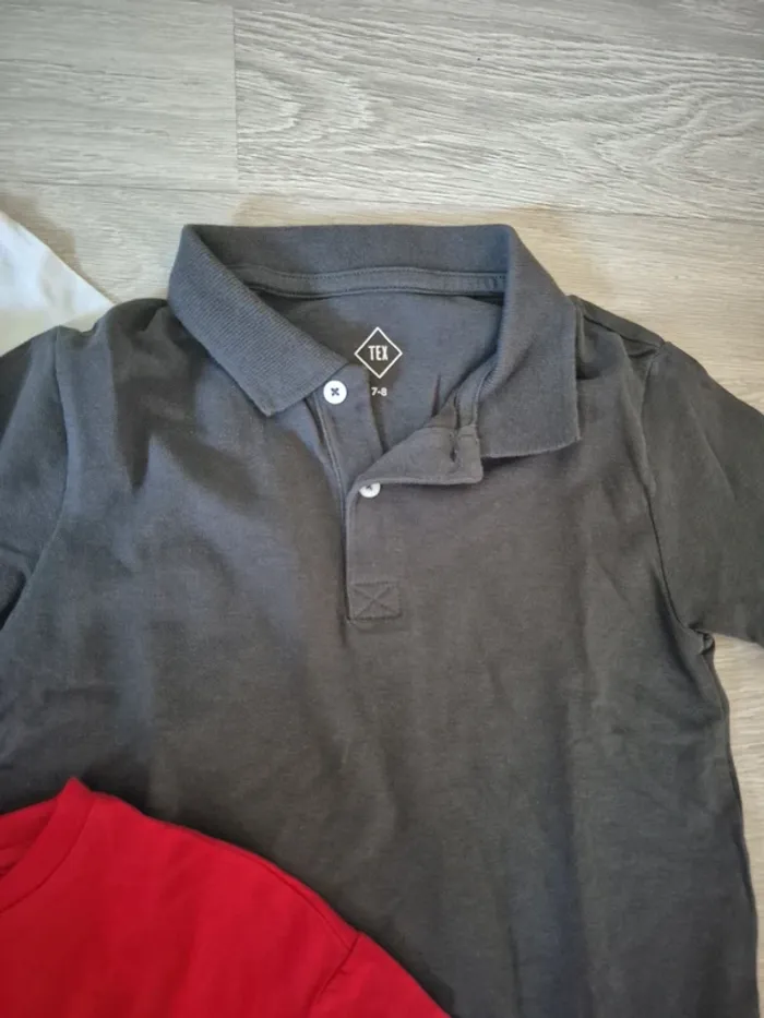 Lot tee shirts 8 ans - photo numéro 3