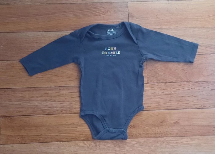 Lot de 5 bodys 9 mois - photo numéro 2