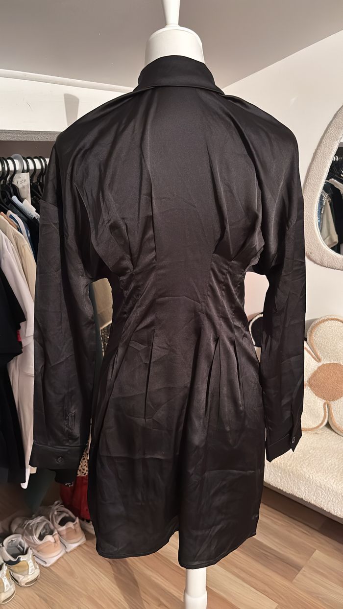 Robe satinée noire Boutique Indépendante T36 - photo numéro 3