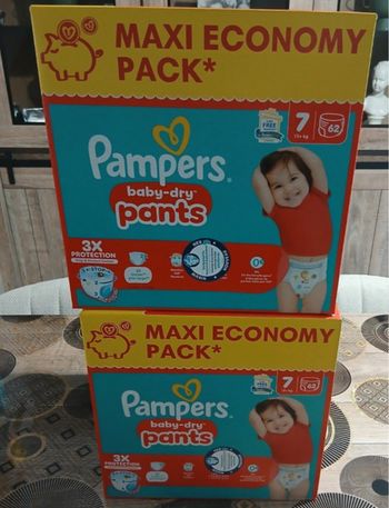 Lot de 2 cartons des couches Pampers taille 7 pants 