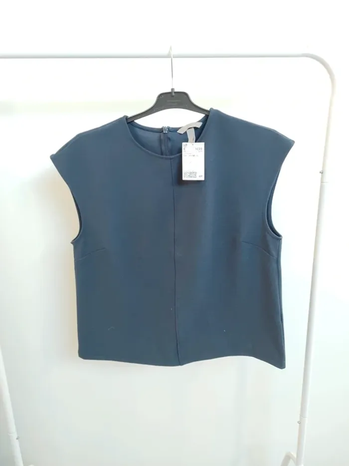 Blouse H&M  sans manche T M Neuve - photo numéro 2
