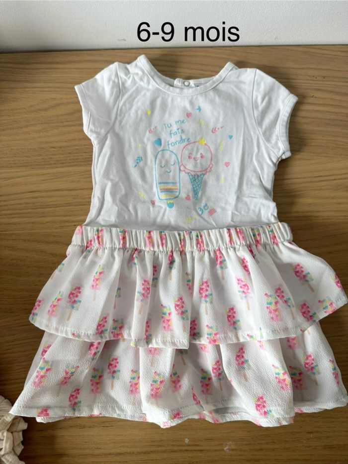 Robe avec jupe volants
