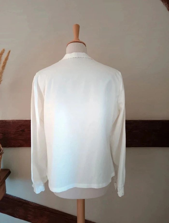 Chemisier blanc col brodé et plis - photo numéro 6
