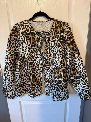 Blouse léopard taille M 
