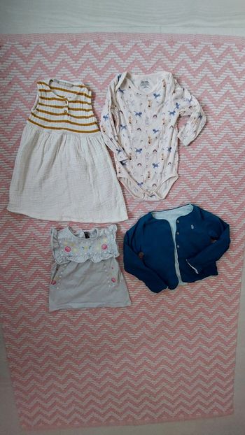 Lot de 4 vêtements fille 23-24 mois