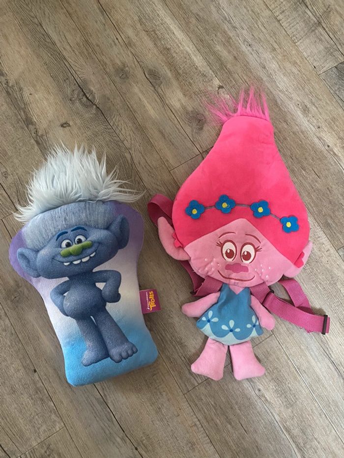 Lot sac à dos rose réglable et coussin trolls dreamworks