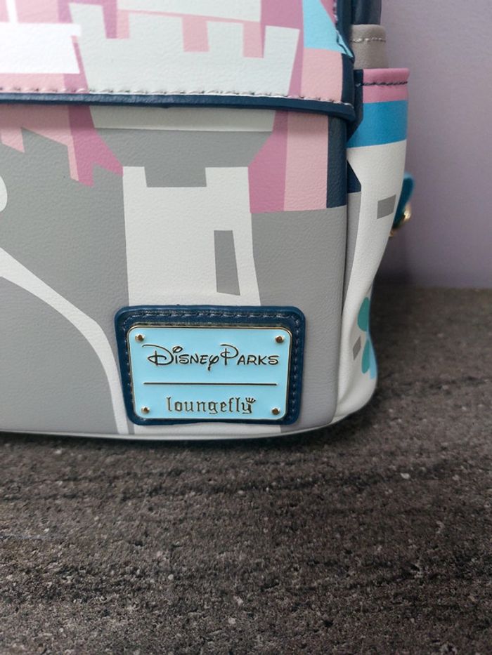 Loungefly Disneyland Paris château - photo numéro 2
