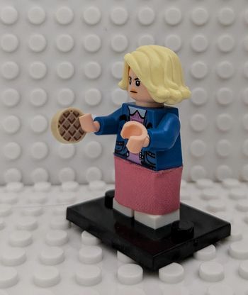 figurine Stranger things , Eleven Saison 4 , style lego