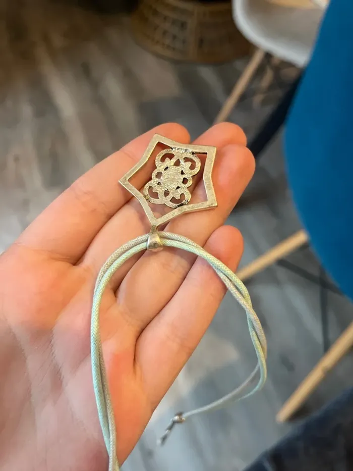 Collier avec une étoile - photo numéro 4
