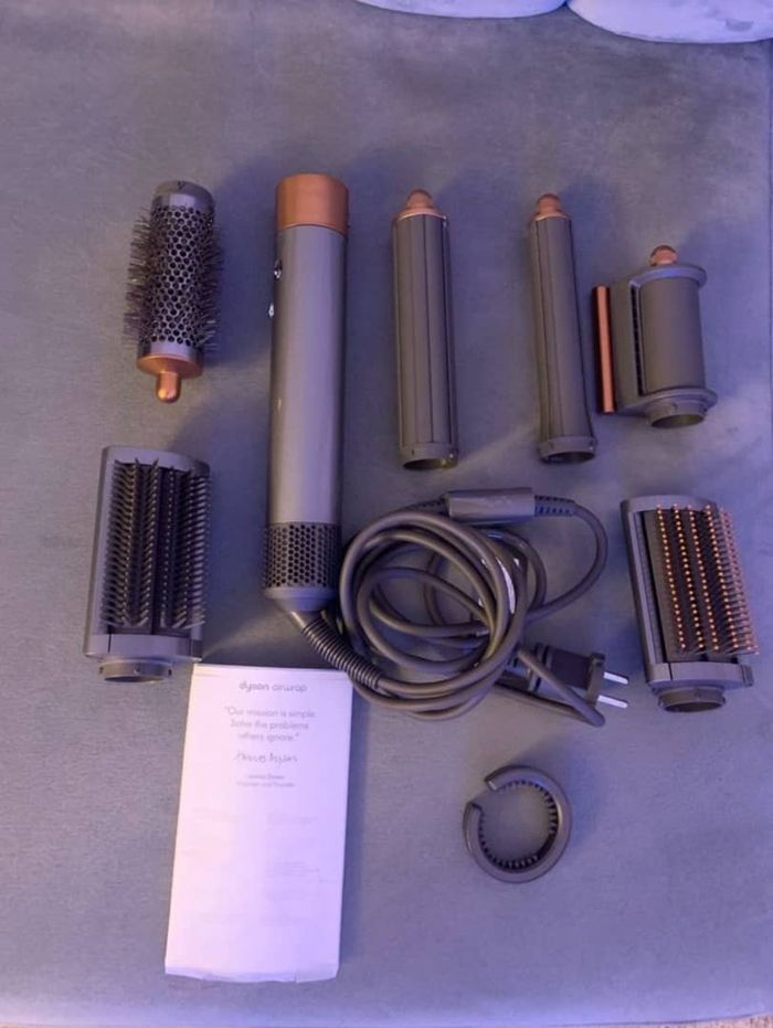 Dyson airwrap
