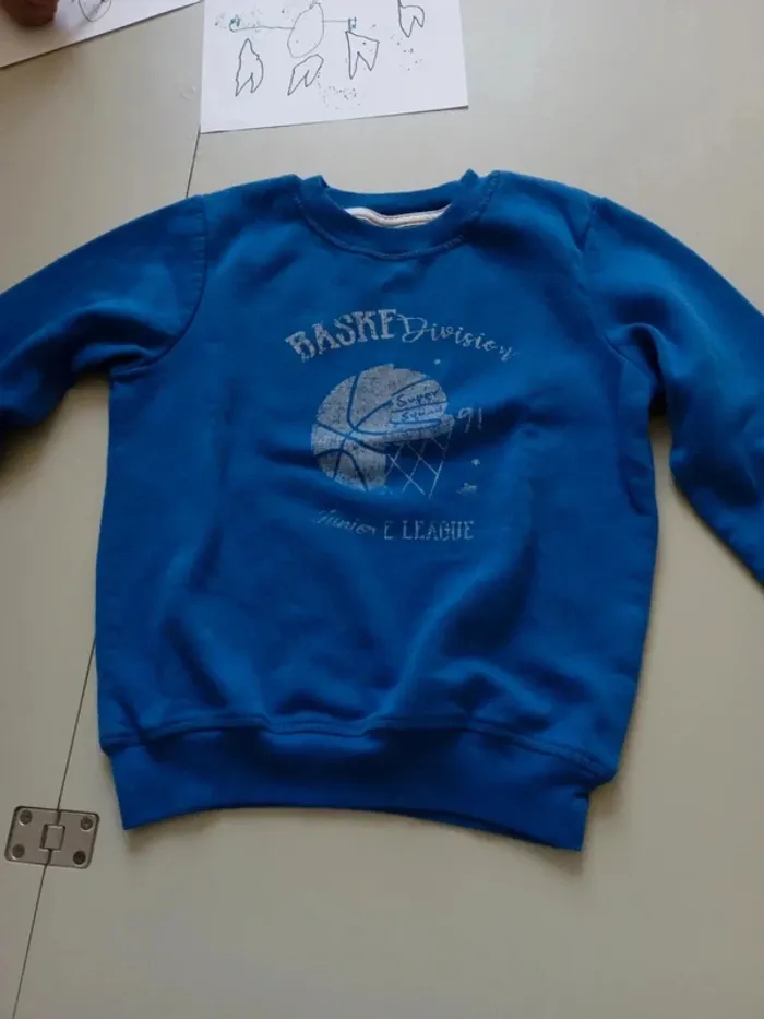 Pull tex basket 7-8 ans