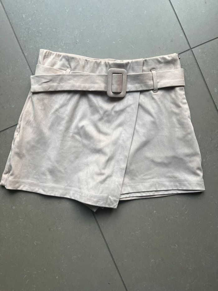 Short doux beige Zara M comme neuf