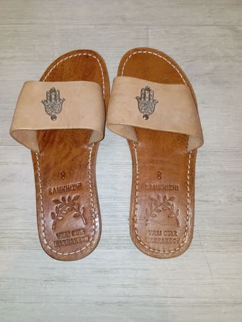 Claquettes en cuir taille 37 neuf