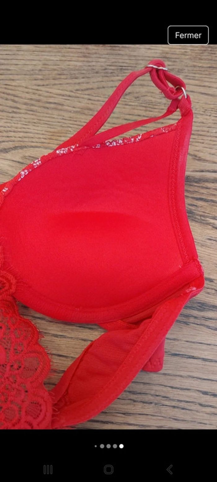 Soutien gorge rouge  Hunkemöller fr 85A - photo numéro 17