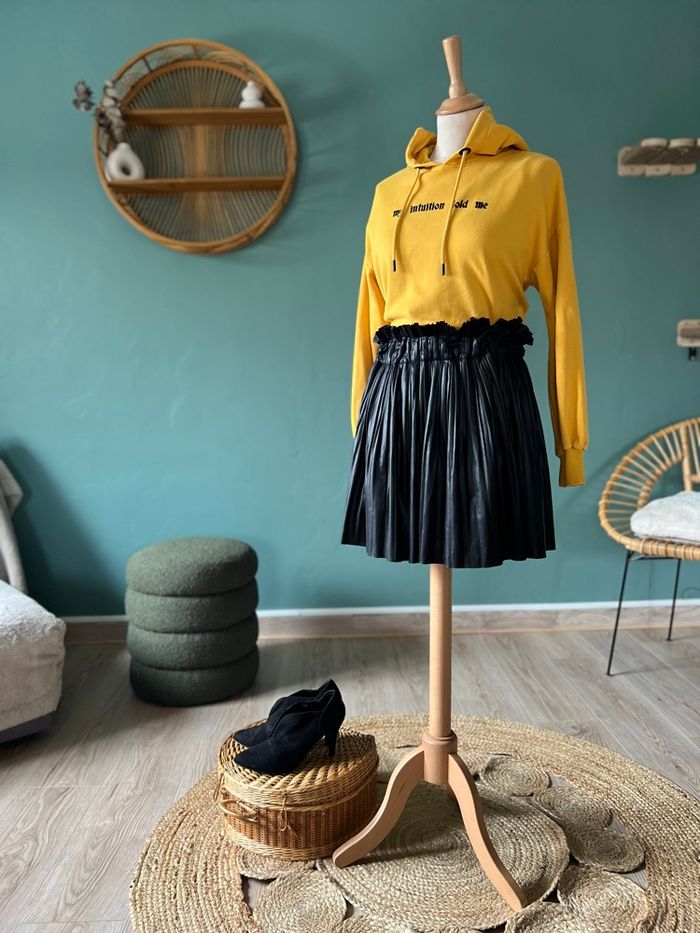 Sweat Court tendance à Capuche Bershka Jaune Moutarde - photo numéro 7