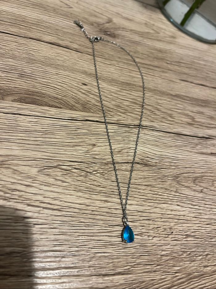 Collier argenté pendentif bleu clair
