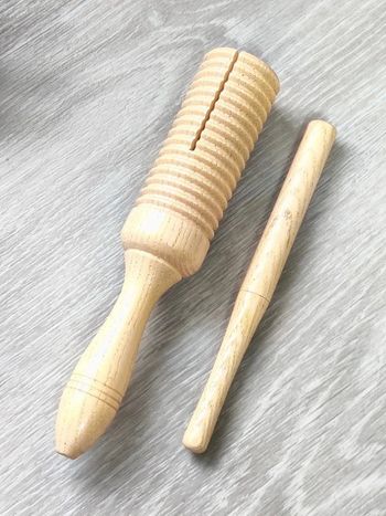 Guiro en bois 1 ton instrument de musique