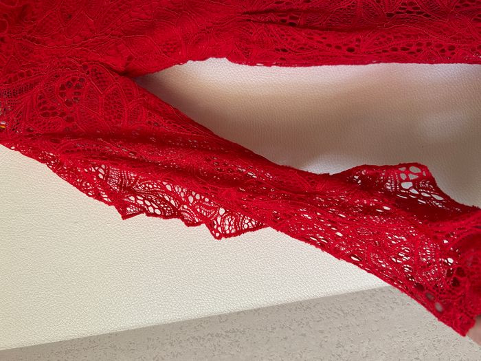 robe en dentelle dos en V - photo numéro 3
