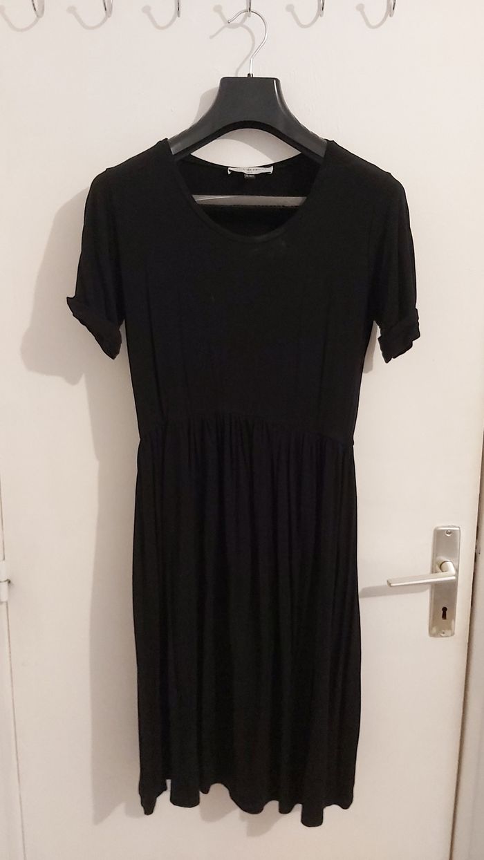 Robe noire envie de fraise - photo numéro 2