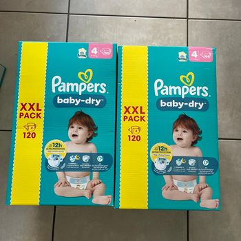 2 cartons couches t4 Pampers CXL pack