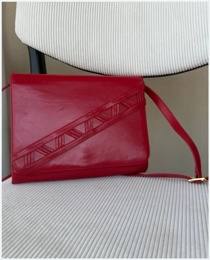 Sac Bally cuir rouge très bon état
