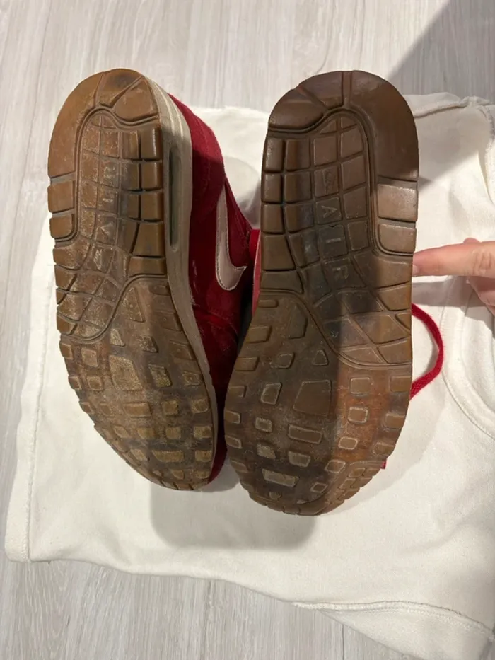 Baskets rouge Nike Air Max femme pointure 38,5 - photo numéro 5