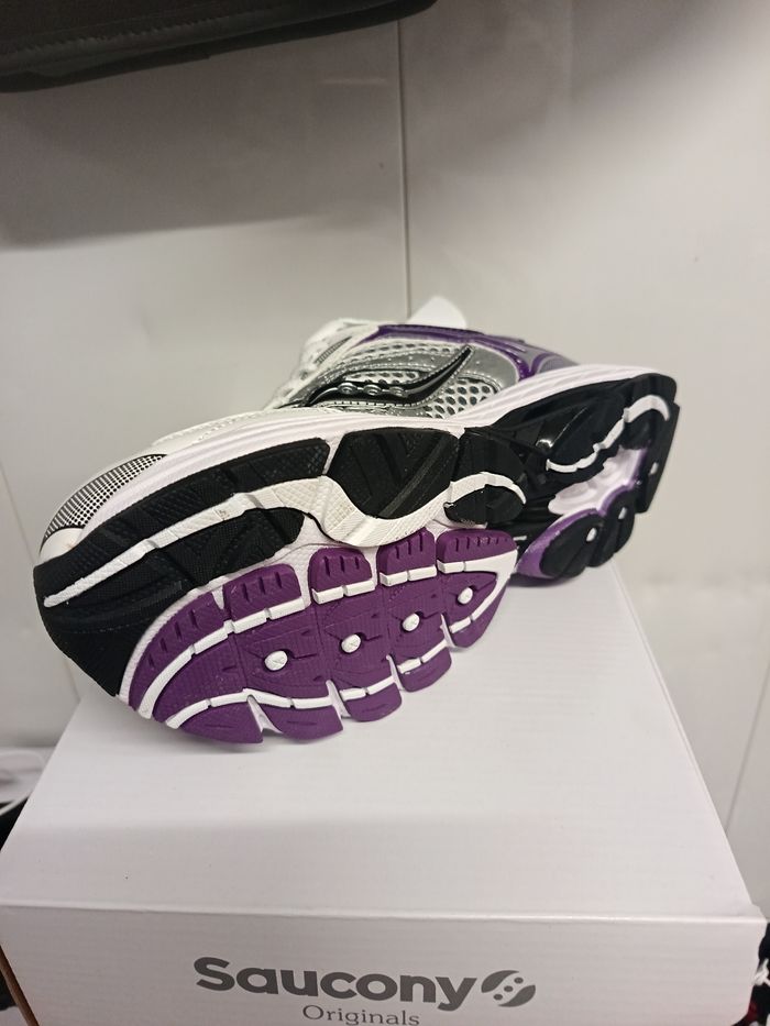 Basket sauconyy mixtes T 45 - photo numéro 3