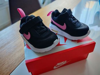 Basket Nike taille 17