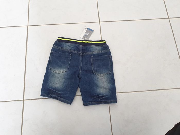 Short garçon jean 8 ans Neuf HIZ - photo numéro 3