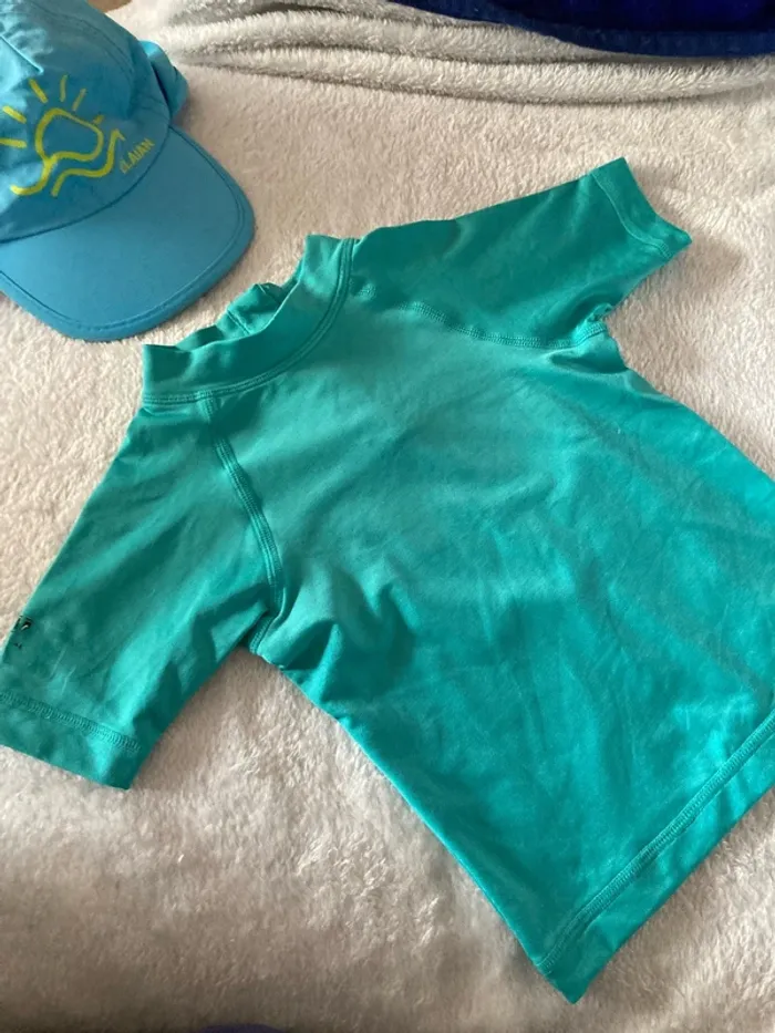 T-shirt et casquette anti UV 6-12mois - photo numéro 2