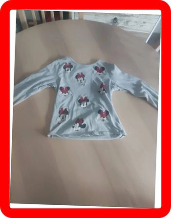 Tee shirt taille 6/7 ans