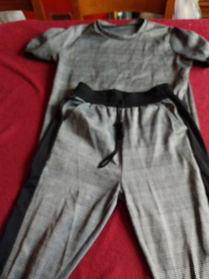 Ensemble pantalon+maillot  taille S