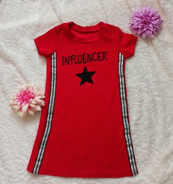 Robe rouge et paillettes "influencer" 10 ans