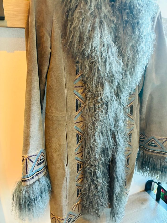 Superbe manteau fausse fourrure - photo numéro 4