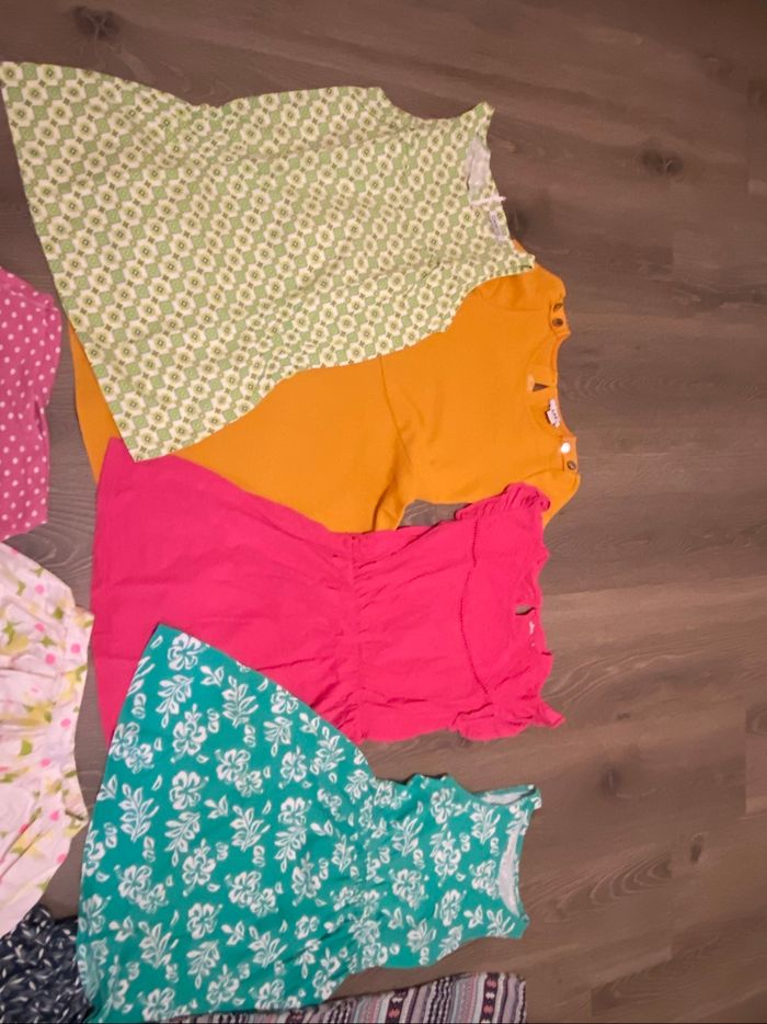 Lot robes 8 ans - photo numéro 2