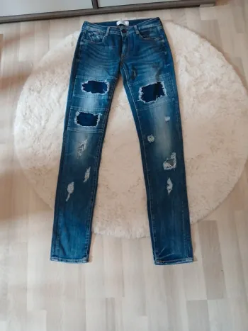 jeans troué taille XS le temps des cerises 🍒