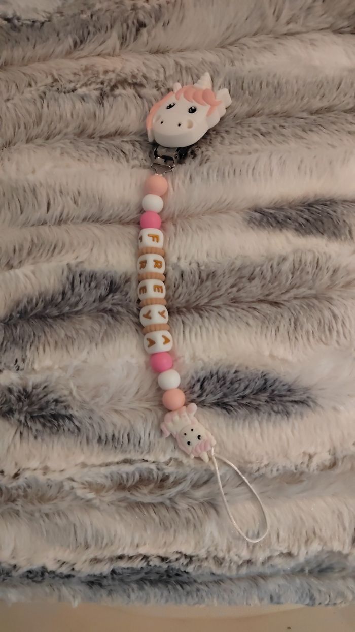 Attache tétine - photo numéro 5