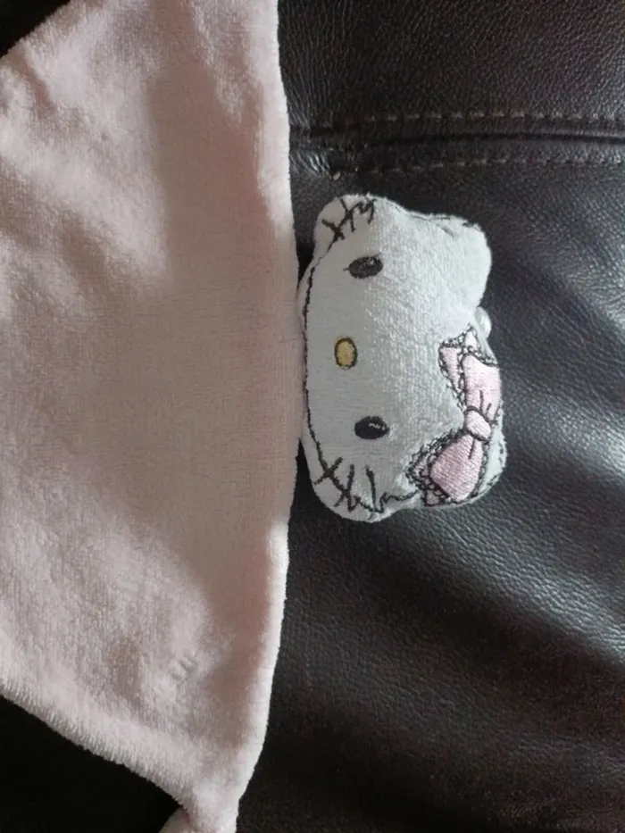 Sos doudou Hello Kitty peluche bébé - photo numéro 2
