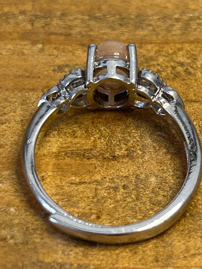 Bague réglable en laiton et en pierre de soleil – Joie & Rayonnement - photo numéro 4