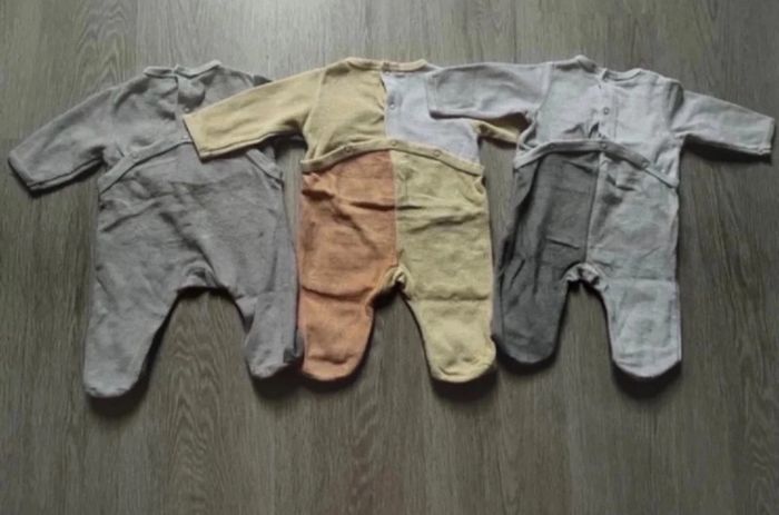 Lot Pyjamas 1 mois - photo numéro 2