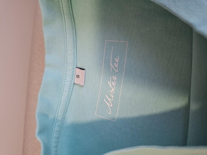 Joli tee-shirt femme Mister Tee S turquoise très bon état - photo numéro 5