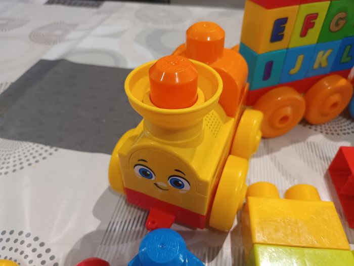 Train de l'alphabet et lego - photo numéro 3